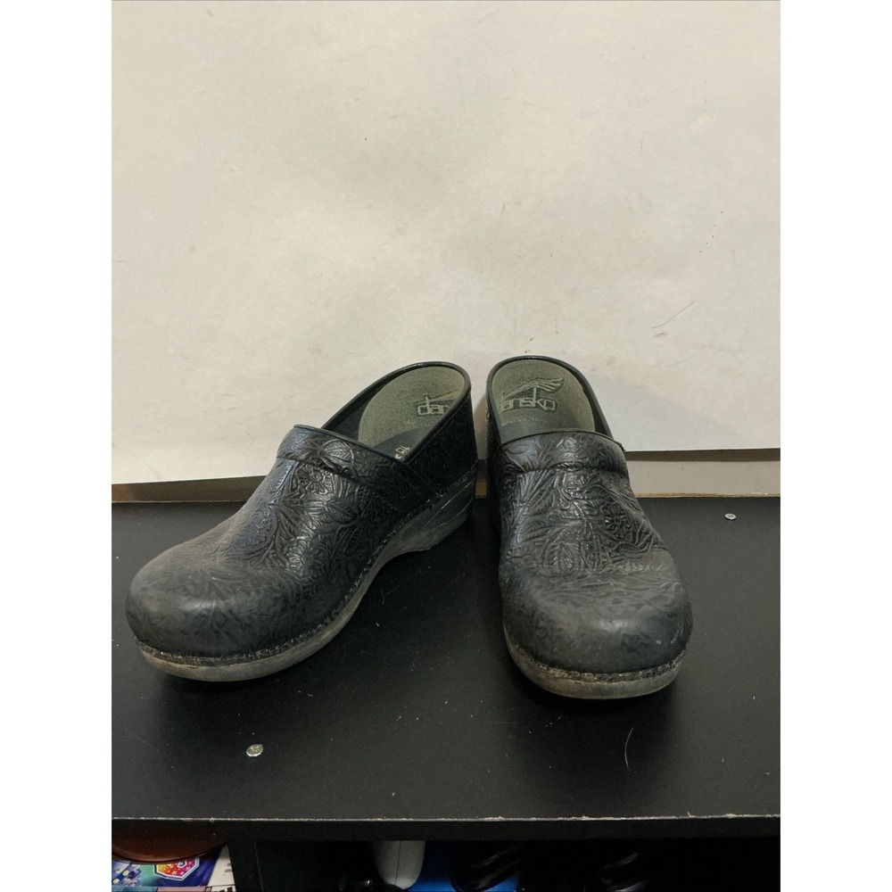 Dansko XP 2.0 Floral Tooled Clog Black Leather Women 41 US 11 Comfort Shoes